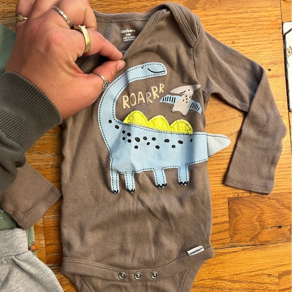 6-9 M Tee/Pant Bundle - Picture 5 of 11